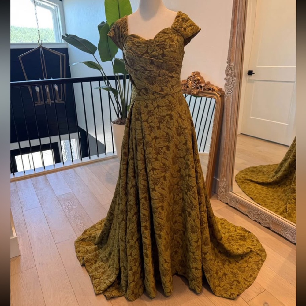 Elegant Gold Floral Evening Gown